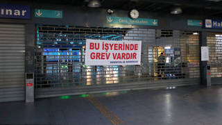 İzmirde metro ve tramvay çalışanları iş bıraktı