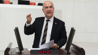 Eski bakan Mecliste zeytinyağı dağıttı, CHPli Bakan yağları iade edeceklerini açıkladı