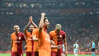 Galatasaray tur kapısını 3 golle araladı