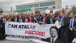 Barolar, Can Atalay için AYM önünde: Olması gereken yer parmaklıkların arkası değil Meclistir!