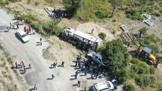 Maraşta freni boşalan kamyon namaz kılanların arasına daldı: 6 ölü, 24 yaralı