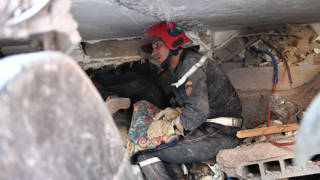 Fas’taki depremde arama kurtarma ve enkaz kaldırma çalışmaları sürüyor