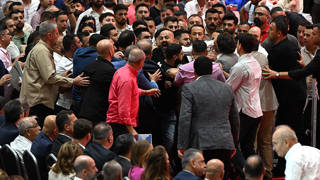 Olaylı kongre sona erdi: CHP İzmir İl Başkanı belli oldu