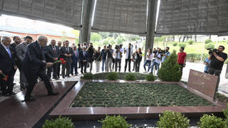 Kılıçdaroğlu, Menderes ve Özalın anıt mezarlarını ziyaret etti