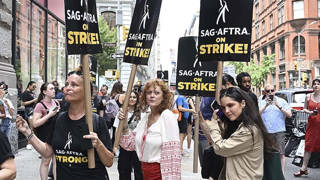 Hollywood’da ‘tarihi grev’: Beş ay sonra ön anlaşma sağlandı