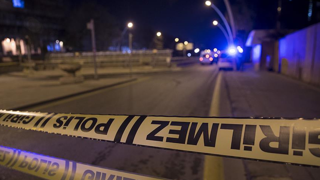 İzmirde silahlı saldırıya uğrayan öğretim görevlisi kadın öldü, erkek arkadaşı yaralandı