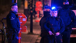 Brükselde iki İsveçliyi öldürdükten sonra vurularak yakalanan saldırgan öldü