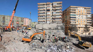 Depremde 25 kişi ölmüştü: Apartmanın zemin etüdü evraktan ibaret çıktı