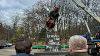 Kievdeki Puşkin anıtını da kaldırdılar