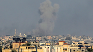 İsrailin Gazzeye hava ve topçu saldırılarında çok sayıda kişi hayatını kaybetti