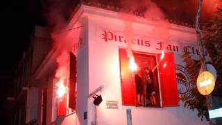 Taraftarlarla polis çatışmıştı: Yunanistanda maçlar 2 ay boyunca seyircisiz oynanacak