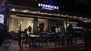 İsrail bahanesiyle kahve içenlere yönelik saldırı sürüyor: Starbucks’a silahlı saldırı!
