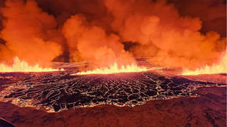 Haftalardır bekleniyordu: İzlanda’da Fagradalsfjall yanardağı patladı