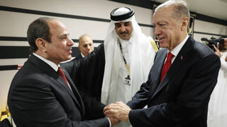 Erdoğandan yeniden Mısır Cumhurbaşkanı seçilen Sisiye tebrik telefonu