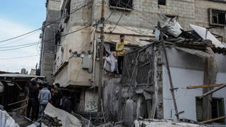 İsrail medyası: İsrail, Gazzeden alıkoyduğu 300 Filistinliyi zor şartlar altında tutuyor