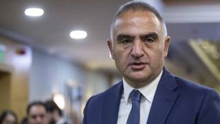 Kültür Bakanı Ersoy usulsüzlüğe kulak tıkadı