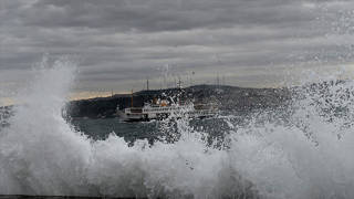 İstanbulda deniz ulaşımına hava muhalefeti engeli