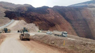 Erzincanda Çöpler Altın Madeni’nde toprak kayması: 9 işçiye ulaşılamıyor!