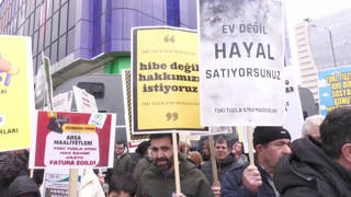"TOKİzedelerden" AKP binası önünde eylem: Önce bize verdiğin sözleri tut sonra yeni sözler ver