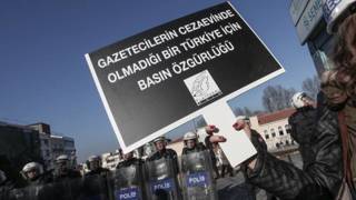 Gazetecilere yönelik tutuklama ve cezaların araştırılması önerisine AKP ve MHPden ret