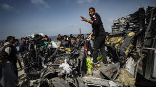 İsrail, Gazzede yardım aracını vurdu: Onlarca kişi öldü