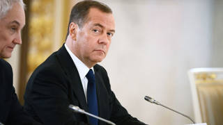Medvedev: Almanya, Rusya ile savaşa hazırlanıyor