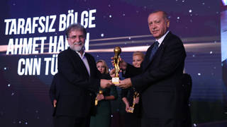 Ahmet Hakan panikledi: “Erdoğan sahaya inmeli”
