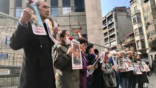 Cumartesi Anneleri 990. haftada 33 yıl önce gözaltında kaybedilen Yusuf Eriştinin akıbetini sordu