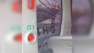CHP otobüsüne Trabzonda taşlı saldırı!