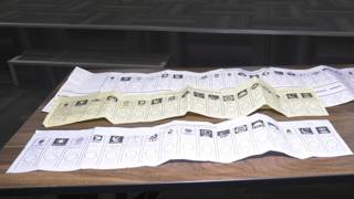 YSK, yerel seçimler için oy pusulalarını tanıttı