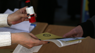 Türkiye idzie do urn: przewodnik po głosowaniu w 10 krokach