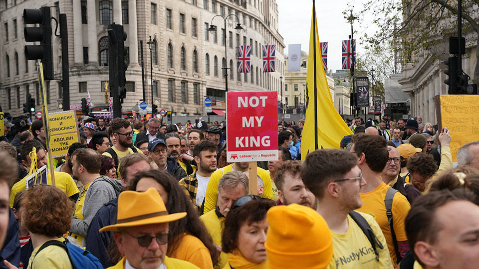Britanya Kraliyeti adaletsizliğin sembolü