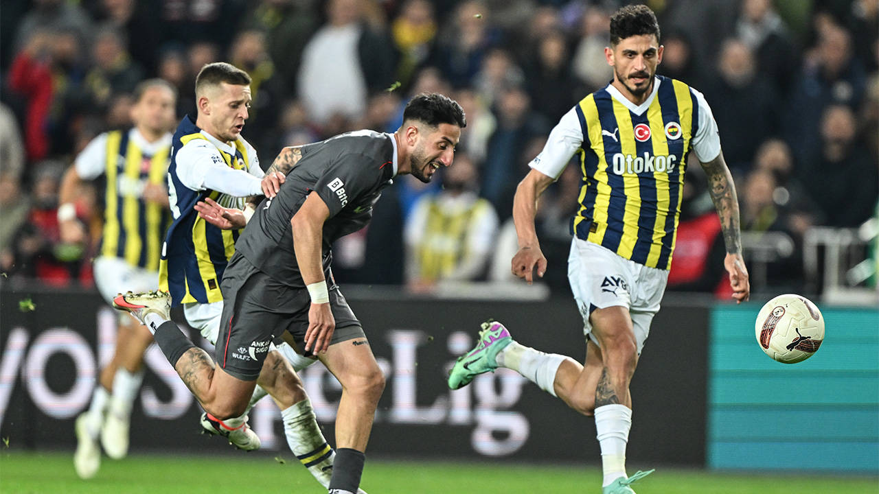 Zor da olsa gülen Fenerbahçe