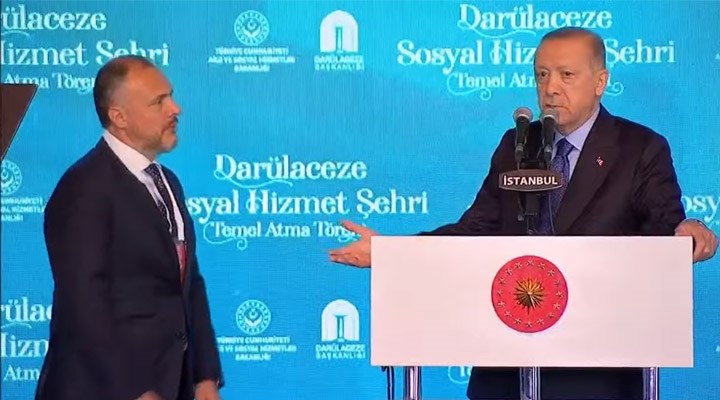 Erdoğan’dan müteahhide fırça: Ne diyor bu ya, sen nasıl Fatih torunusun!