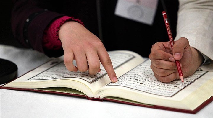 Hollanda’da İslami kuruluşlar, Eğitim Bakanı'na dava açtı
