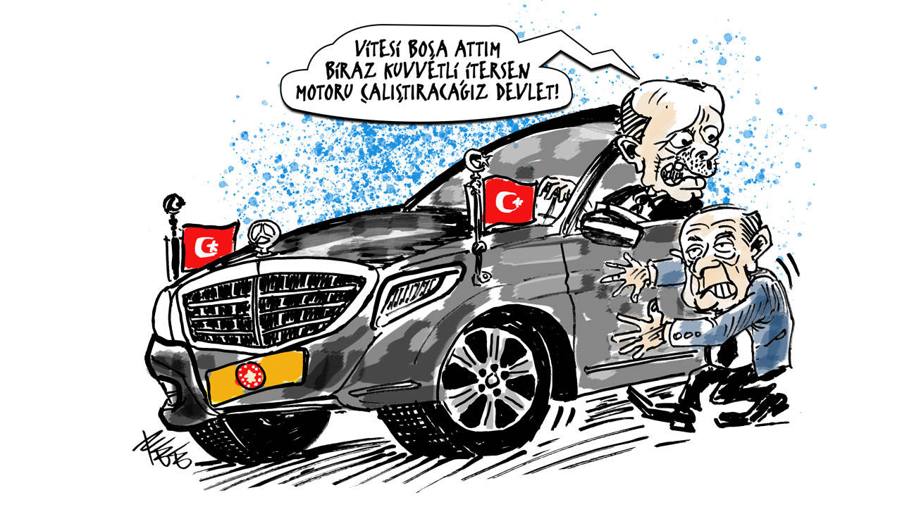Erdoğan’ı taşıyan araç teklemeye başladı