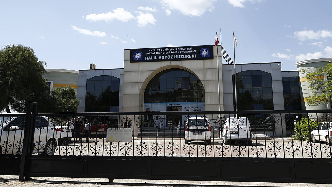 Antalya'da huzurevinde bıçaklı saldırı: 2 ölü, 1 ağır yaralı